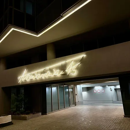 Apartment Piper Indigo Targi