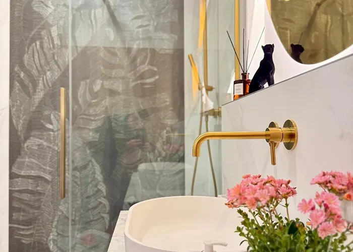 Apartment Piper Indigo Targi